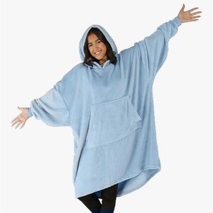 THE COMFY Dream Lightweight Microfiber Fleece Wearable Blanket, Oversized Design